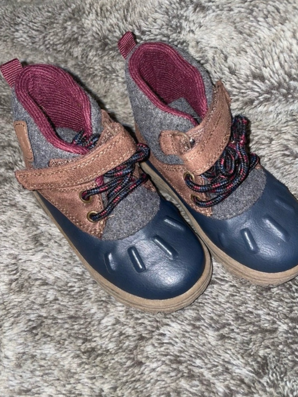 Kids Navy Blue and Brown Waterproof Duckboots Carter’s size 7